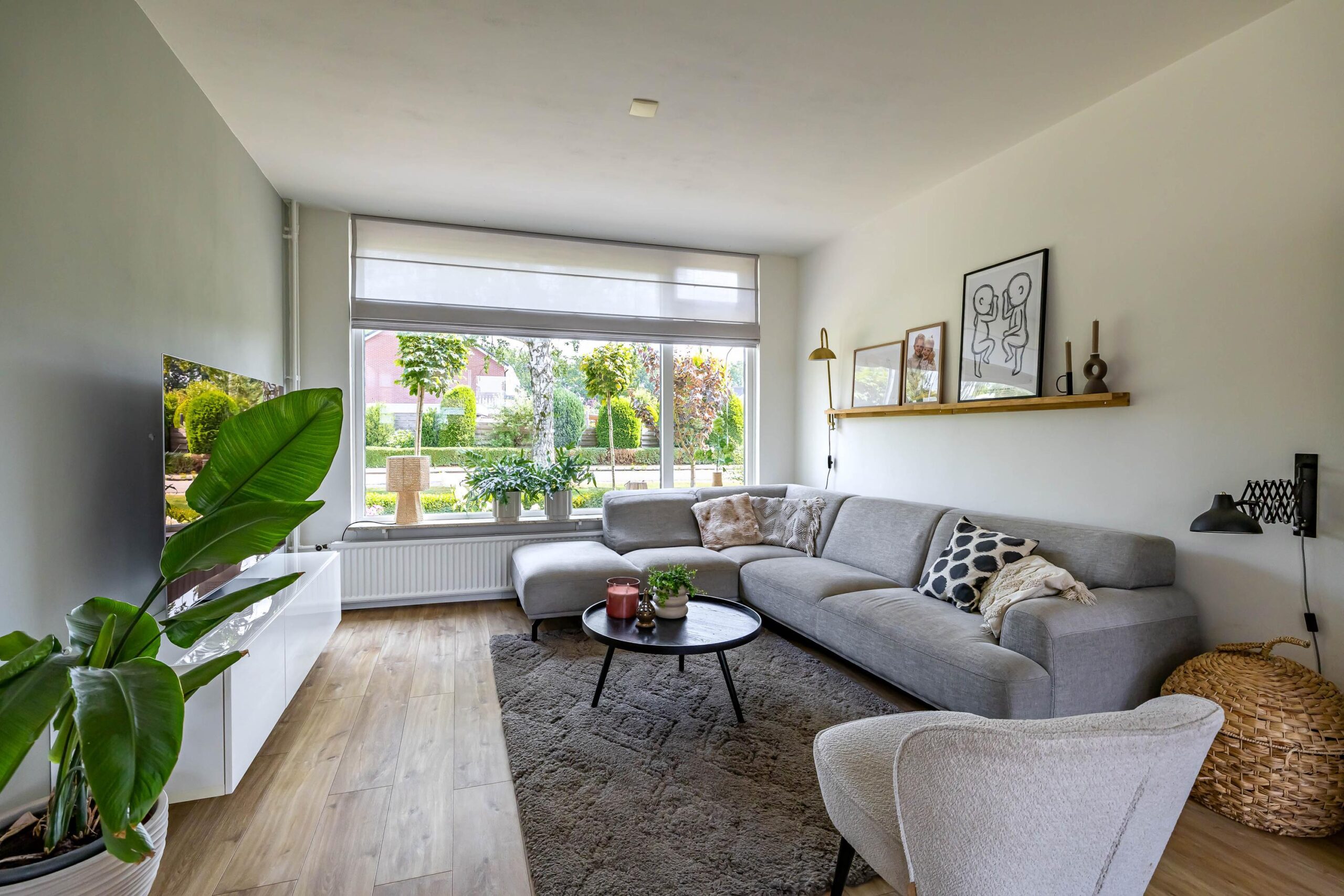 Tussenwoning te koop: Hobbemaweg 4, Eelde