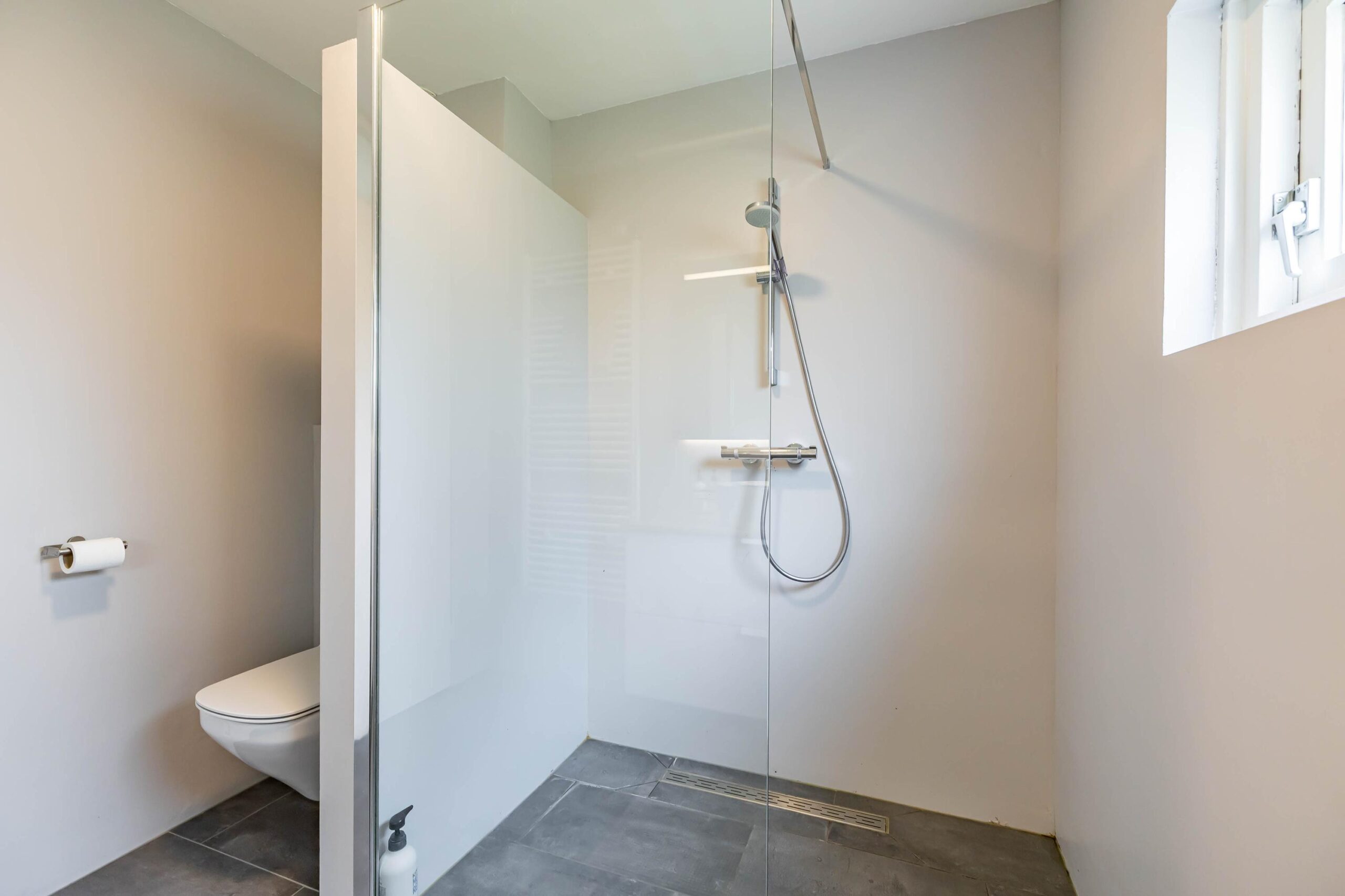 Tussenwoning te koop: Hobbemaweg 4, Eelde